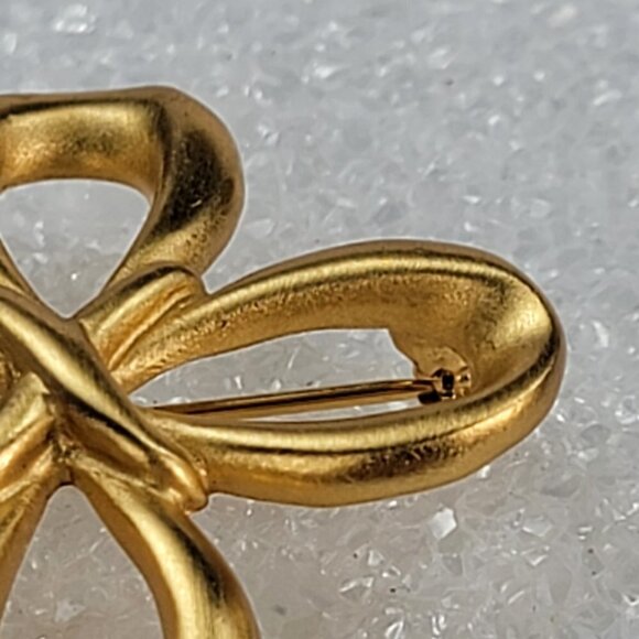 AK Anne Klein Gold Tone Knott Brooch 1.5" - Picture 4 of 8